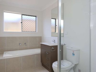 16 Wafer Road, Manor Lakes