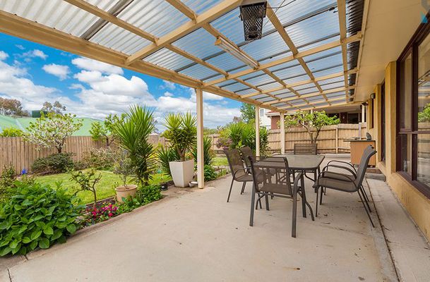 76 Ravenhill Boulevard, Roxburgh Park