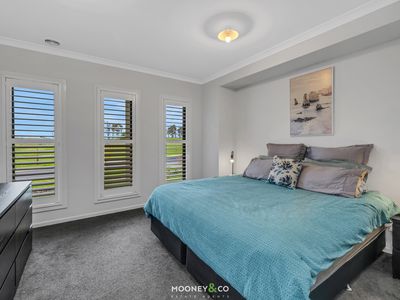33 Scenery Drive, Clyde North
