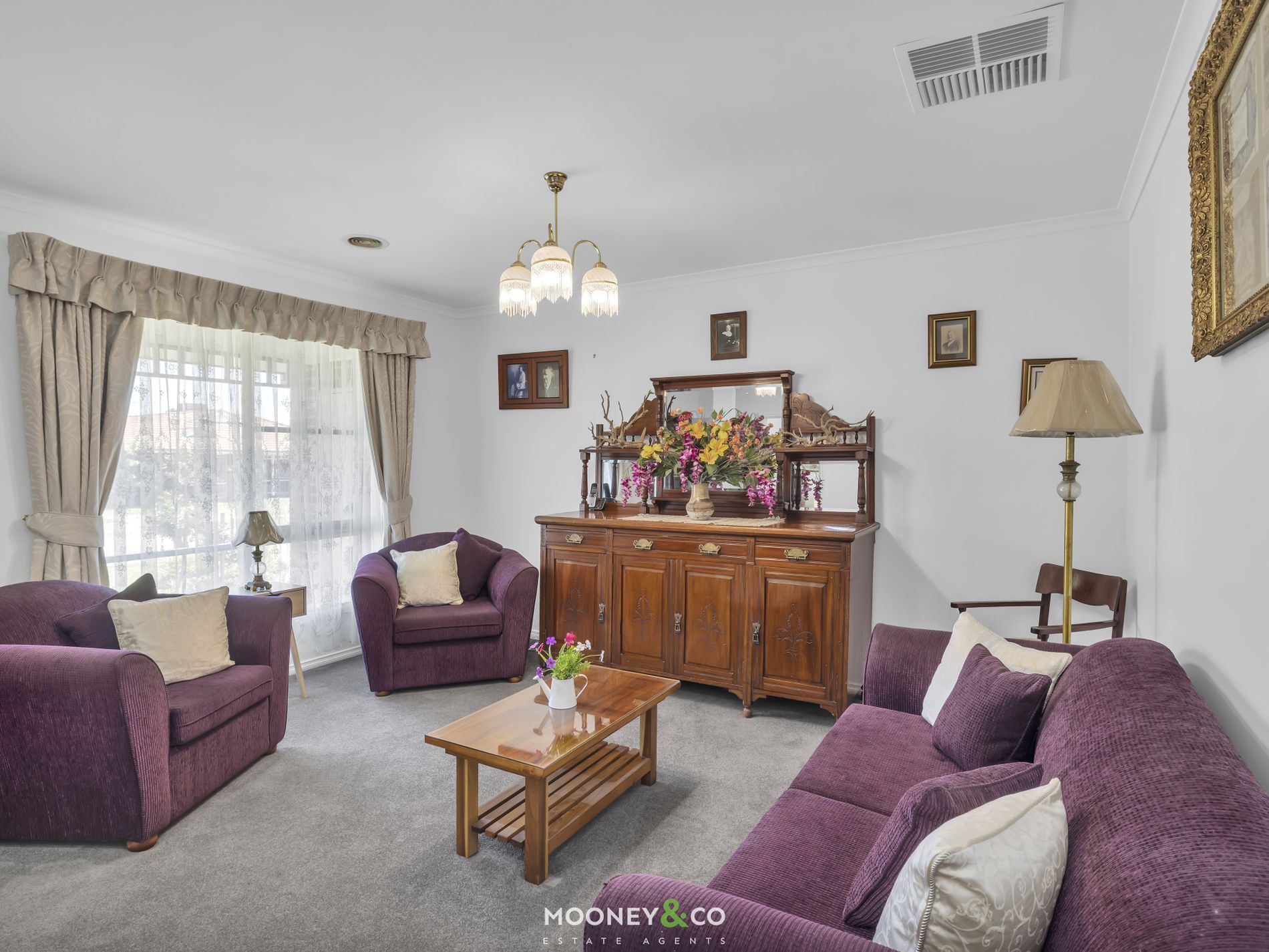 8 Blainroe Crescent, Cranbourne