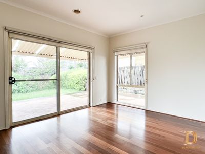 3 Saint Claire Walk, Doncaster East