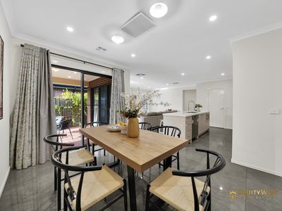 7 Honeycomb Avenue, Manor Lakes