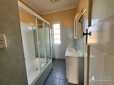 Room 1 / 20 East Street, Gatton