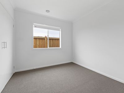 24 Urquhart Road, Tarneit