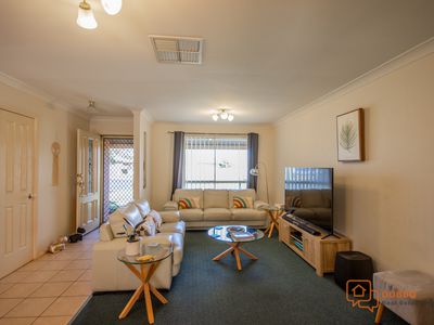 93 Twickenham, Dubbo