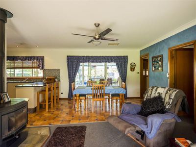9 Hillview Lane, Eugowra