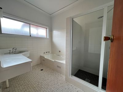 22 Johns Avenue, Dubbo