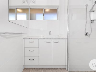 1 / 15 Wooloowin Avenue, Wooloowin