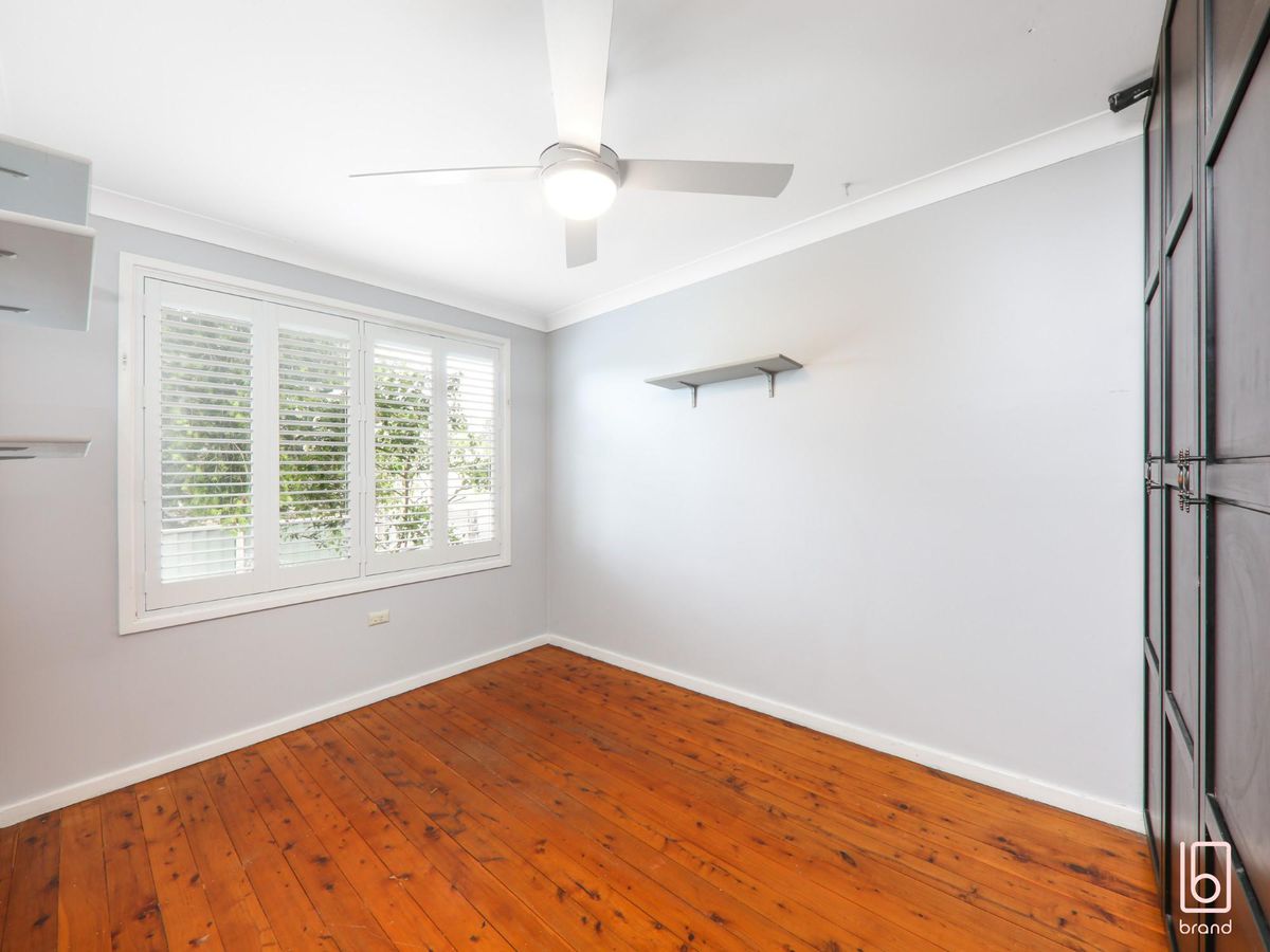 12 McKellar Boulevard, Blue Haven