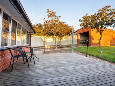 369 KENILWORTH STREET, East Albury