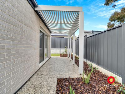 5 Dundee Street, Evanston