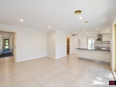 2 Camphorwood Close, Jerrabomberra