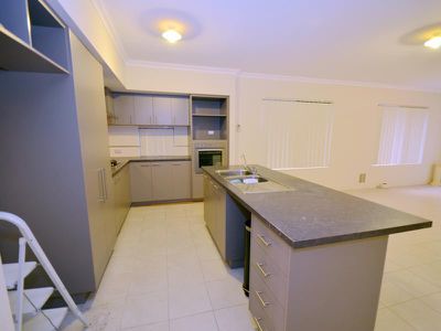 2B Clovelly Crescent, Lynwood