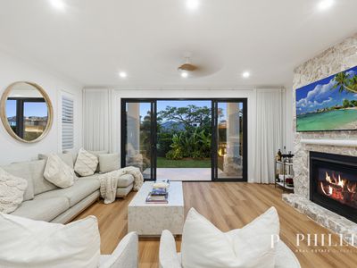 2566 Cressbrook Drive, Hope Island