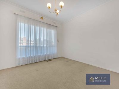 9 Riviera Road, Avondale Heights