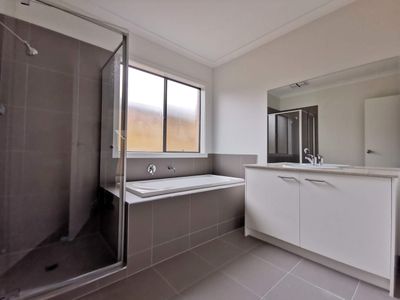 10 Morse St, Truganina