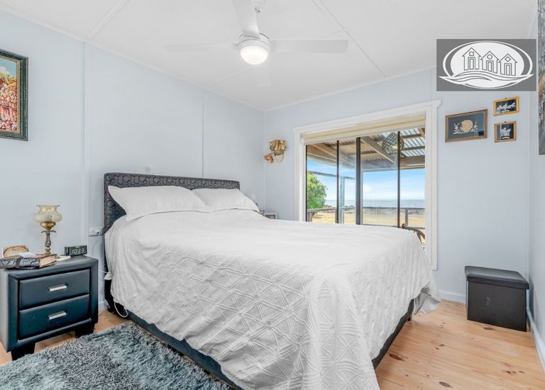 17 Beach Road, Portland