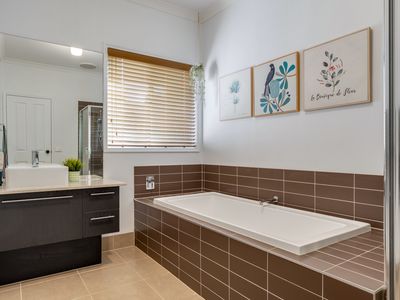 3 Bottlebrush Road, Craigieburn