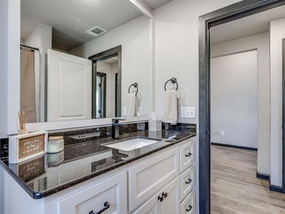 5408 Malpaso Creek Dr, Mustang, OK , International