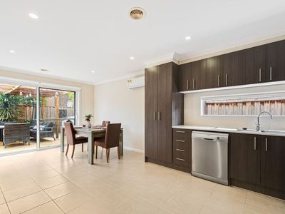 10 Yaleri Rise , Werribee