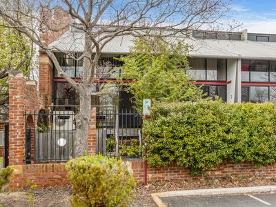 2 / 3 Greenway Street, Perth