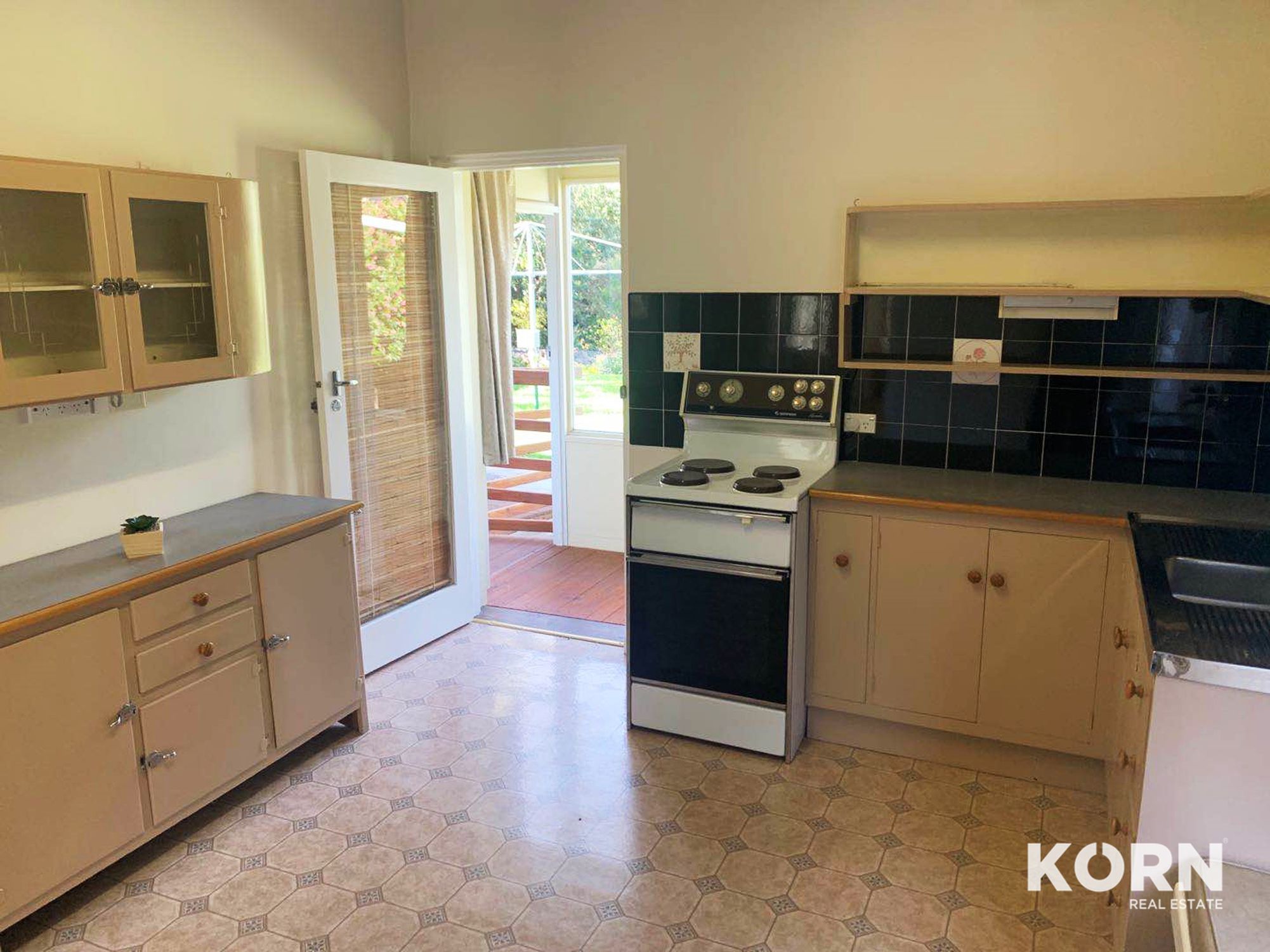 100 Shakespeare Avenue, Magill
