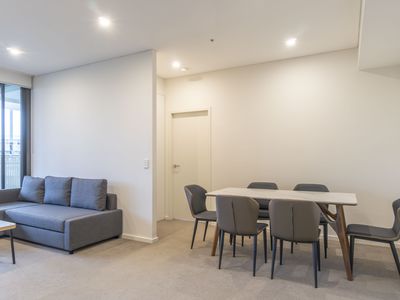 10132 / 19 Amalfi Dr , Wentworth Point