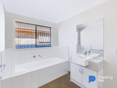 18 May Street, Kangaroo Flat