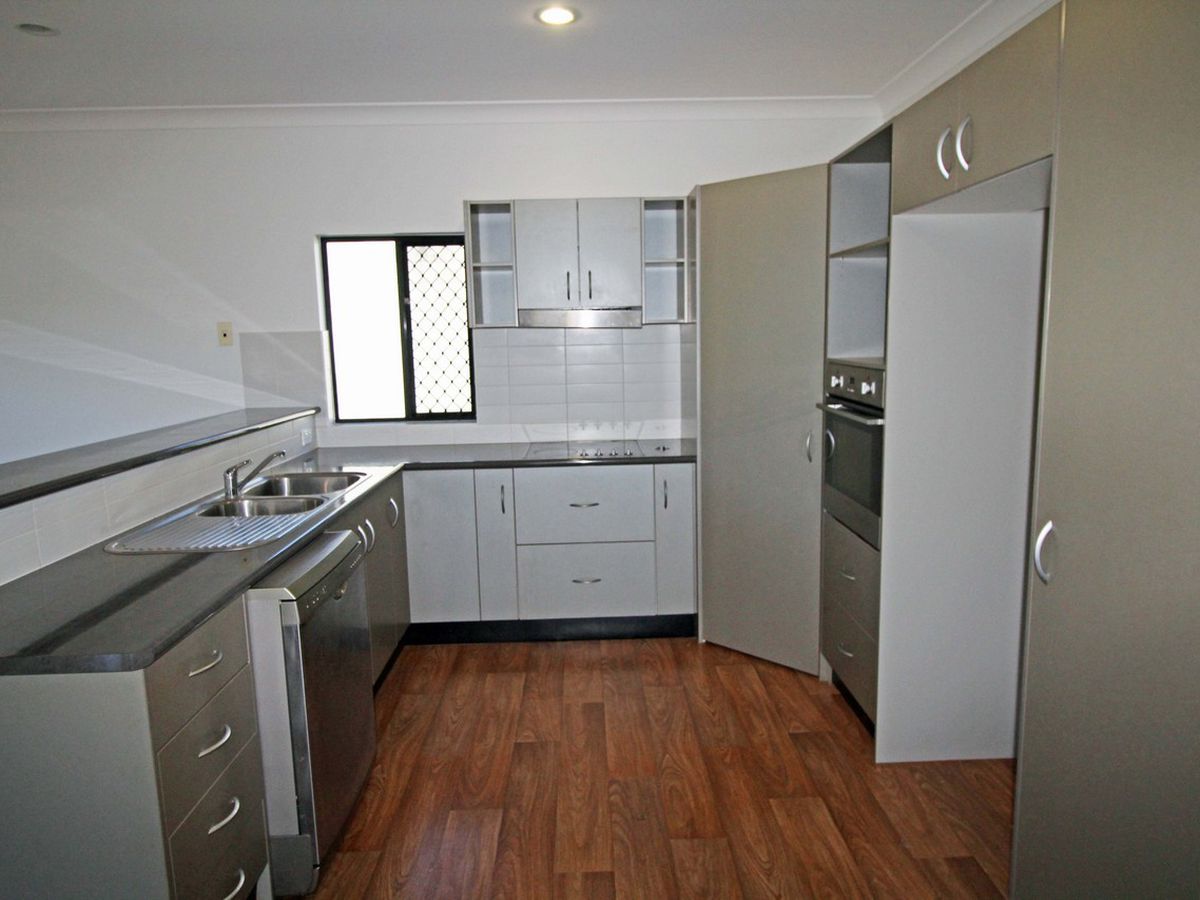 40 STORER STREET, Atherton