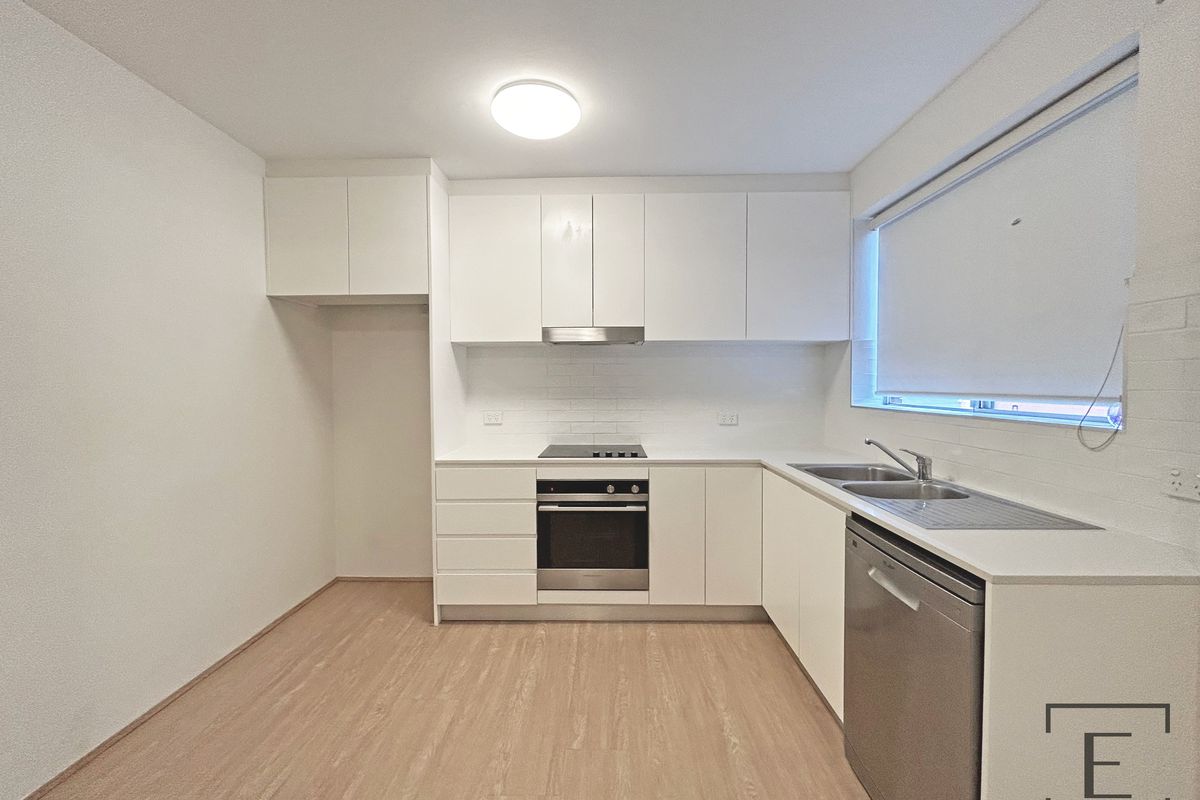 11 / 2 Macintosh Street, Mascot