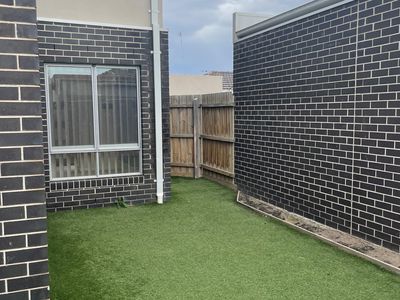3 / 3 Marsh Street, Altona North
