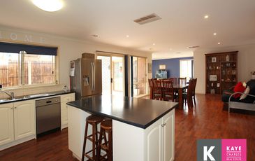 5 Patrick Place, Beaconsfield