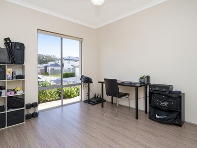 54 / 12  LODER WAY, South Guildford