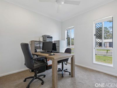 1 Paperbark Way, Urangan