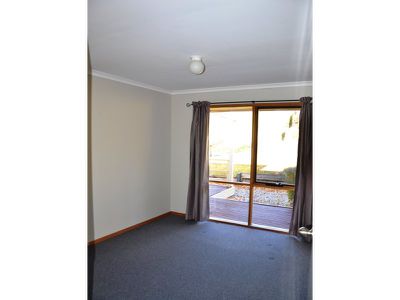 3 Feathertop Street , Tawonga South