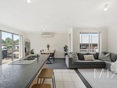 1 / 19 Joseph Link, Brighton