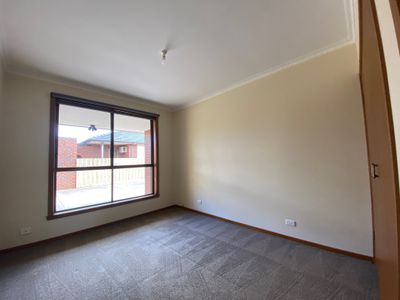 2 / 59 Duncans Road, Werribee