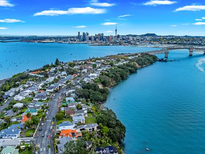 2/102 Queen Street, Northcote Point