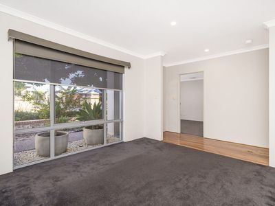 21 Pexton Drive, South Guildford