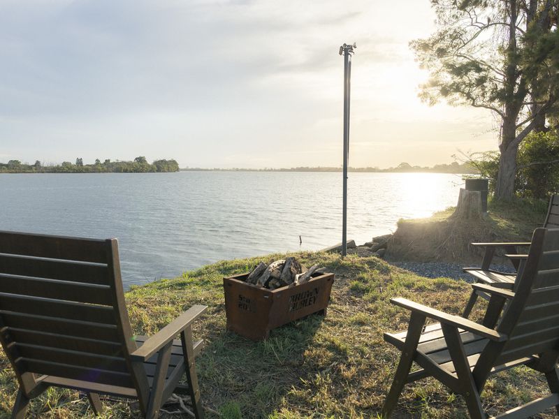 17938 Pacific Highway, Jones Island