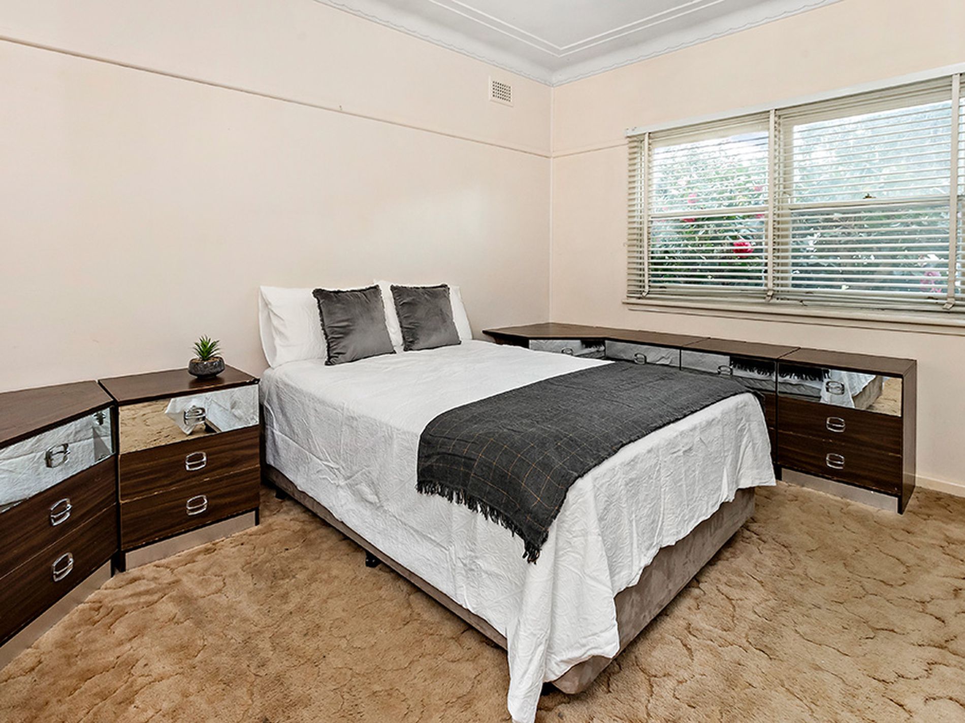 10 Avon Road, North Ryde