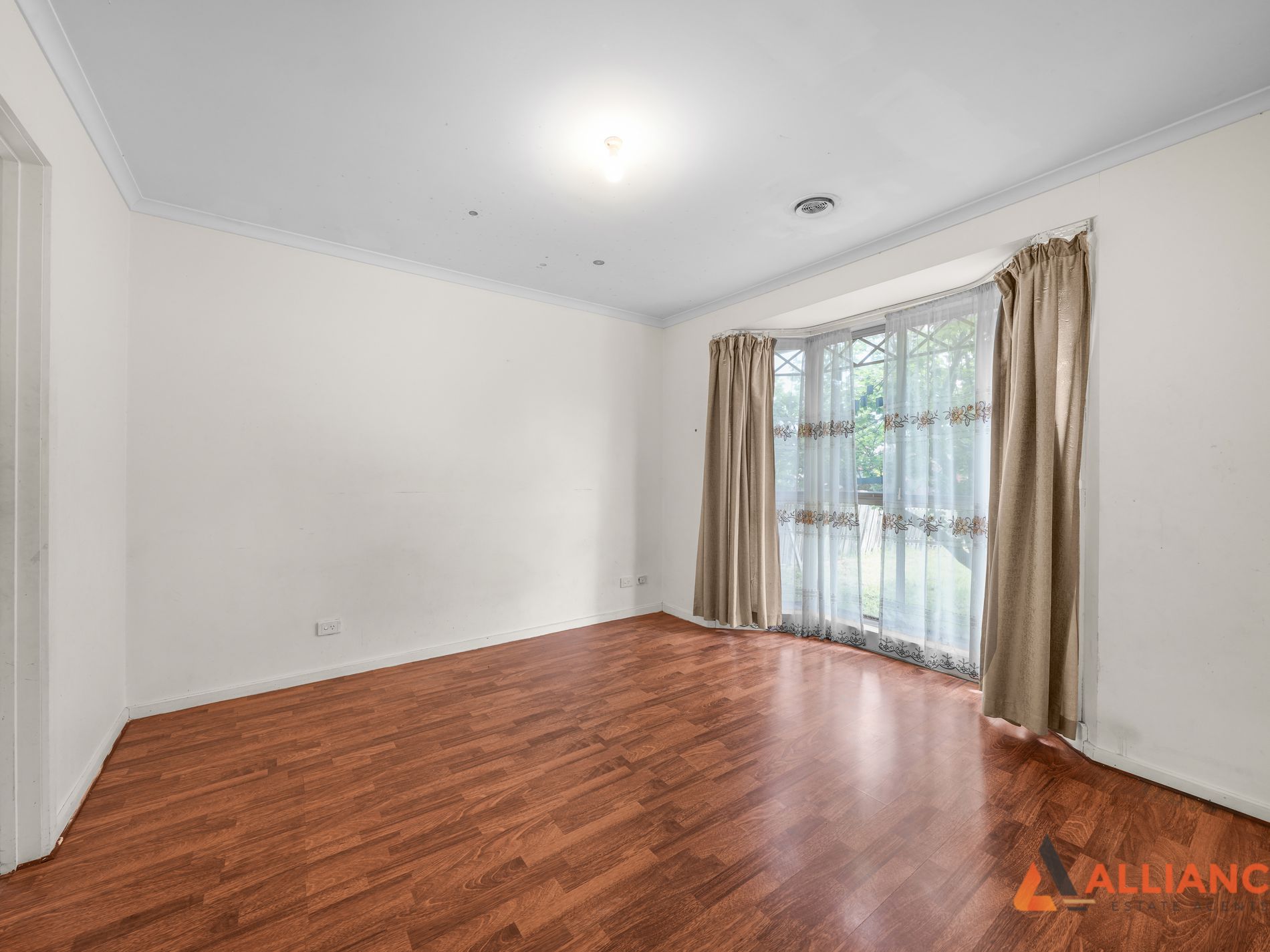 27 Plowman Court, Epping