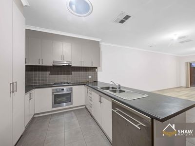 2 / 17 Vanderbilt Avenue, Truganina