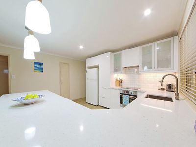 27 Teraglin Street, Manly West