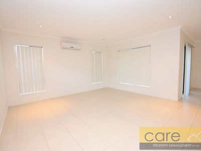 10 Damper Way, Lynbrook