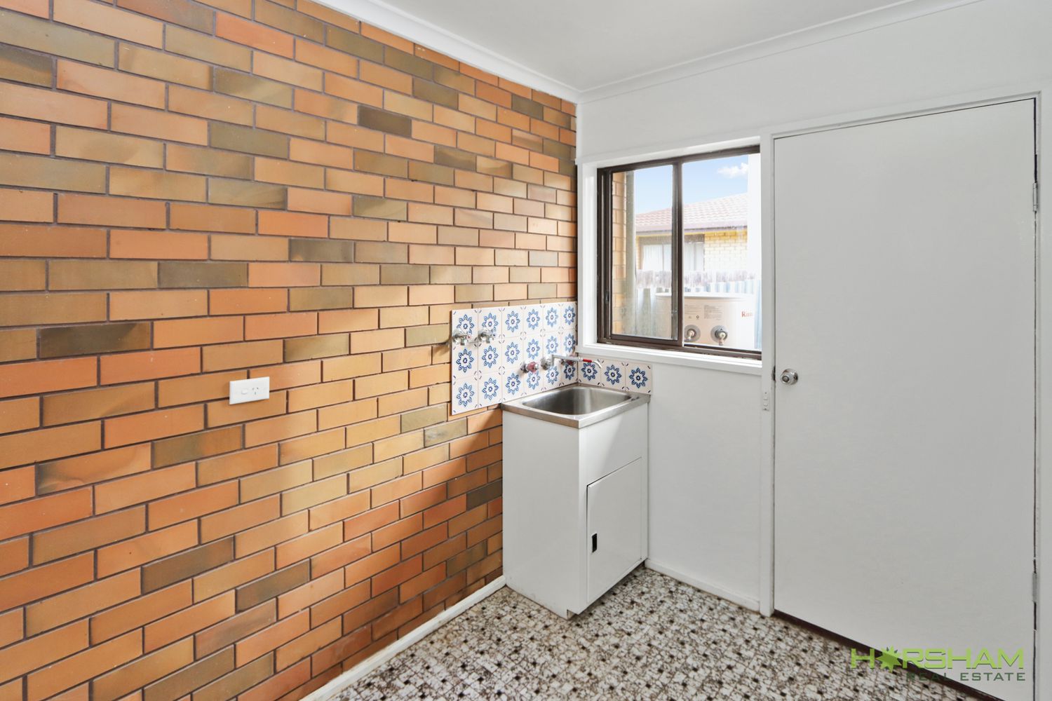 1 / 15 Schwarz Avenue, Horsham