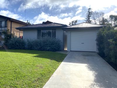 82 Ross Crescent, Griffith