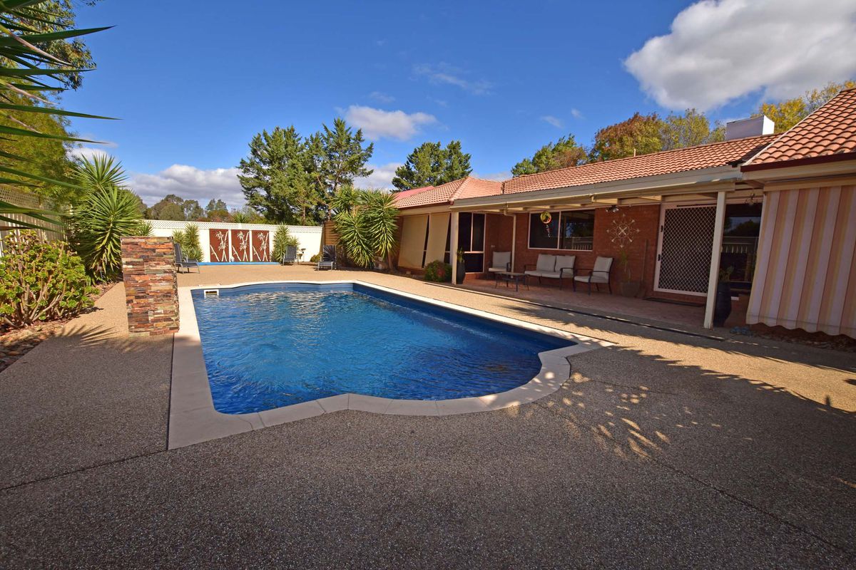 81 Weller Road, Lancaster