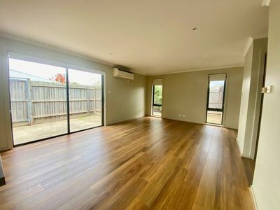 2 / 181 Riversdale Drive , Tarneit
