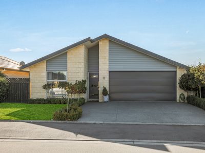 8 Sandstone Crescent, Rolleston